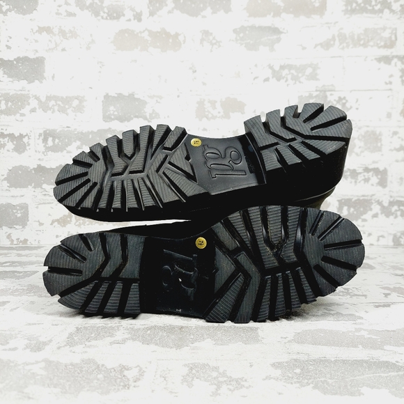 Paul Green Newbury Chunky Ankle Bootie in Iron Grained M852 - Picture 8 of 12